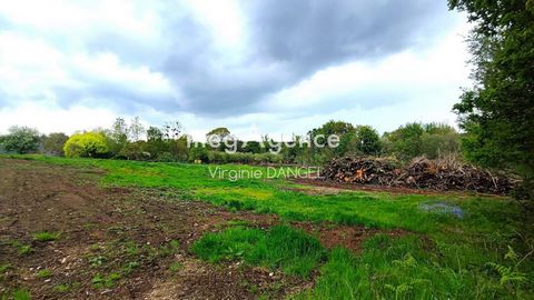 A quelques minutes d'Elven, sur la commune de St Guyomard, terrain constructible d'une surface totale de 452 m², viabilisé et raccordé au tout à l'égout, commerces, écoles et services à pied ! Idéalement placé, Mégagence vous propose ce terrain dans ...