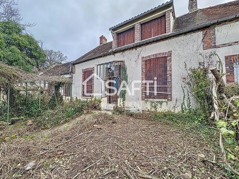 Située à 5mn de Sens et sa gare direct Paris, venez découvrir cette maison de campagne à rénover avec fort potentiel . Ce bien d environ 110m2 habitable mais potentiel 180m² comprend au rez de chaussée : Entrée, cuisine, séjour, salon, une chambre, s...