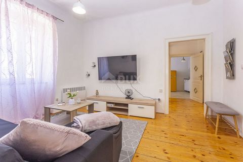 Location: Šibensko-kninska županija, Šibenik, Grad. ŠIBENIK, CENTAR - Wohnung im Stadtzentrum 66,80 m2 Wunderschön eingerichtete Wohnung im Stadtzentrum von Šibenik zu verkaufen. Die Wohnung mit einer Gesamtwohnfläche von 66,80 m2 befindet sich im zw...