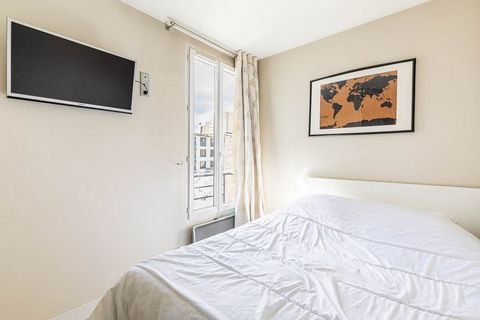 This one-bedroom apartment in the 8th arrondissement is an ideal choice for those wishing to discover the beauty of Paris. Just a 10-minute walk from the Arc de Triomphe, this apartment is ideally located for visiting and exploring the city. Enjoy th...