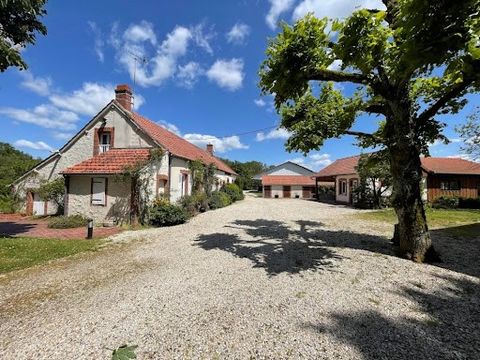 VARENNES CHANGY 45290 - Aux portes de la Sologne, Karine MAMANE vous invite à découvrir cette superbe propriété alliant charme, authenticité et modernité, composée d'un corps de ferme et de plusieurs dépendances (non attenantes). Nichée dans un écrin...