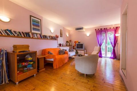 Castelletto is located in Cavtat, a quiet little town with rich cultural and historical heritage, beautiful beaches and scenery, located 17 km away from Dubrovnik's Old Town. Property features 13 accommodation units. Free airport transfer and breakfa...