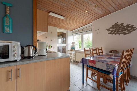 Cozy recreation bungalow on a wooded park located opposite the beautiful dunes of Sint Maartenszee Duinland XL is a combination of 2 holiday bungalows under one roof (Duinland 89 and Duinland 90) with a total living area of approximately 100m2. The X...