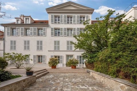 Eine idyllische Umgebung und eine seltene Adresse für diese Wohnung in am Fuße des Sacré-Coeur zu verkaufen. Ein Traum vom Land in Paris Frisch renoviert von einem Architekten, befindet sich diese Wohnung in Sale ist der Star der Folie Sandrin, da er...