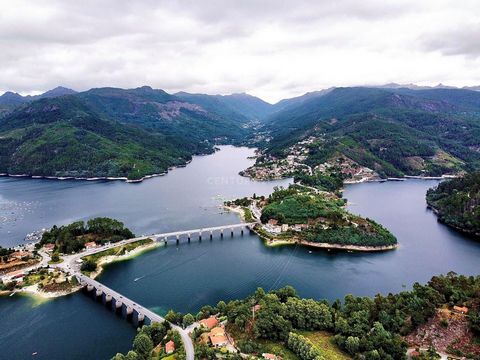 Este empreendimento de luxo em pleno coração da Vila do Gerês apresenta uma oportunidade única de investimento no norte de Portugal, especialmente para quem valoriza a fusão entre natureza e conforto moderno. Localizado numa das regiões mais desejada...