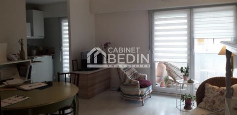 Exclusivité CABINET BEDIN - SAINT-MEDARD-EN-JALLES . Centre ville le cabinet Bedin vous propose en exclusivité un appartement T2 en parfait état dans une petite résidence calme et sécurisée. Il se compose d'une entrée avec placard, une salle d'eau av...