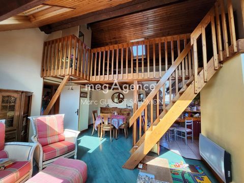 Situé à Boulogne-sur-Mer (62200) dans une petite copropriété, cet appartement de 84 m2, offre une localisation idéale proche des remparts et du centre ville. Cet appartement situé au dernier se compose d'une entrée, 2 grandes chambres, un cuisine AE ...