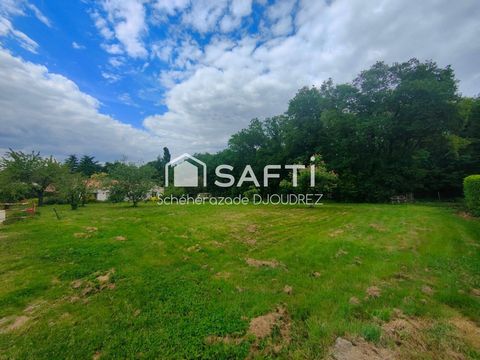 TERRAIN A BATIR DE 1092M² - VIABILISE