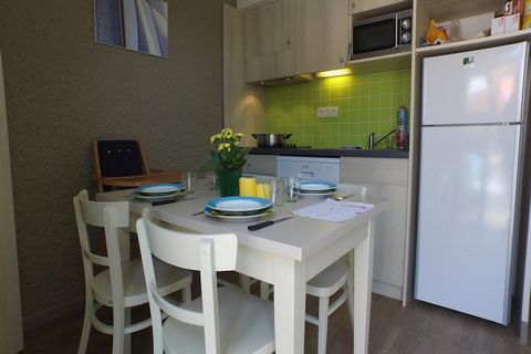 The apartment is a spacious 32 m² gîte designed to comfortably host six guests and one baby, making it ideal for larger families or groups. It features a cozy living area with a well-equipped kitchen corner, one bedroom with four bunk beds (80x190), ...