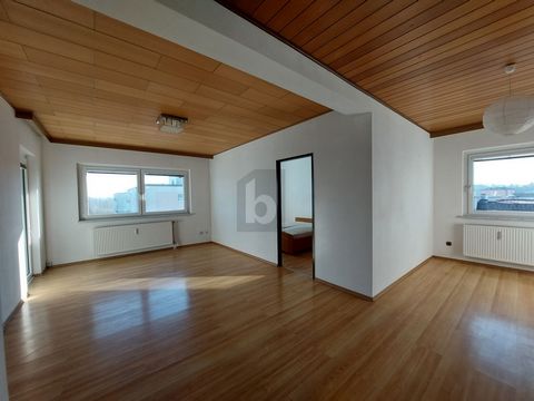 This charming 3-room apartment in Sankt Pölten offers not only a wonderful view over the city, but also a bright and inviting atmosphere. The excellent location in the Viehofen district, low operating costs and the recently installed lift make living...