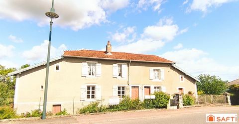 Spacieuse maison de campagne, pleine de caractère à rénover, en bordure de Darney