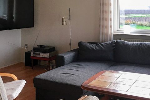 Holiday home located on 2000 m2 large plot with plenty of space, light, air and peace and quiet and just about 400 m from the sea, where kayaks can be launched for a trip in Nakskov Fjord and the small islands. The cottage has a wilderness bath with ...