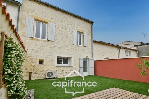 Maison à vendre entièrement rénovée 4 pièces SAINT JULIEN DE L'ESCAP (17) avec jardin, proche commerces