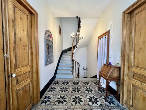 Maison de maître classique avec un énorme potentiel locatif.