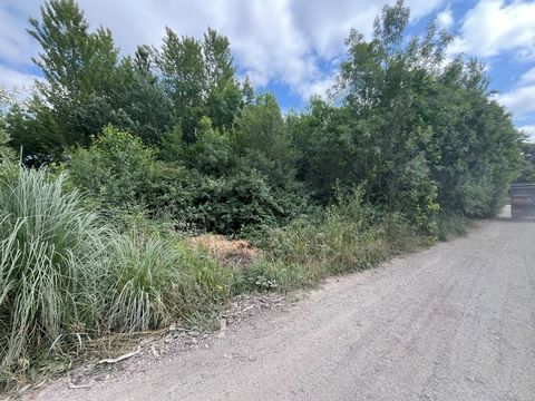 LA ROQUETTE SUR SIAGNE TERRAIN AGRICOLE