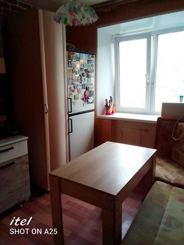 ID в ИМЛС: 46904038 Сдам 1-комн. квартира ( г Оленегорск ул Парковая 12-7). Дом: материал стен - кирпичный, вид дома - вторичка, этаж - 2, этажность - 5. Тихий двор, спокойные соседи. Всё для проживания есть. Два спальных места. Можно курить в туалет...