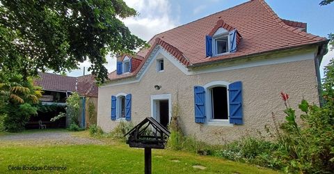 Maison béarnaise avec dépendance, pleine de charme sur un terrain paysagé de 1036 m²