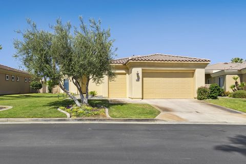 Exceptional and beautiful home located in gated Bellissimo, a nice community of 51 newer homes inside the prestigious guard-gated of Bermuda Dunes Country Club. This stunning home 3BR-3.5BA features an open floor plan designed with high ceilings and ...