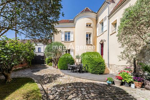 RARE À LA VENTE – Maison de ville atypique de 247 m² au cœur de Deuil-la-Barre