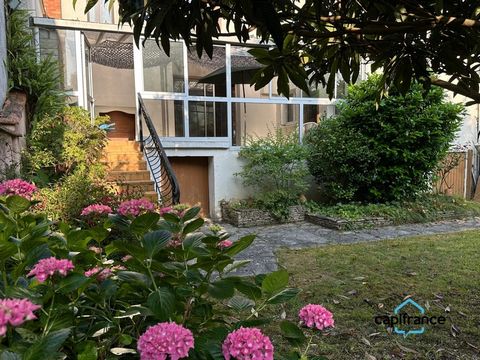 Saint Sulpice la Pointe, Maison de ville T8 de 208 m², terrain de 470 m2+atelier+caves