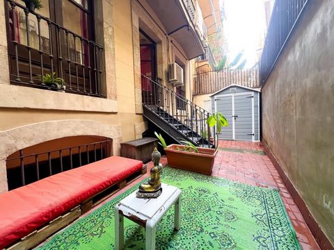 Located on the emblematic Calle Marquès de l'Argentera, in the heart of El Born, this spacious mezzanine of 135 m² offers a unique opportunity to create the home of your dreams in one of the most sought-after areas of Barcelona. Key features: ✅ Area:...