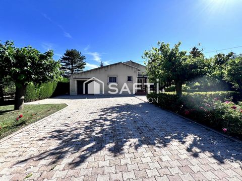 Maison à rénover avec grand terrain et piscine