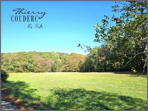 Terrain constructible de 2573 m² en campagne.