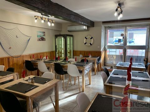 Are you looking for a turnkey opportunity? Look no further! This roadside restaurant benefits from an ideal location on the edge of a very busy road, perfect for attracting a mixed and loyal clientele. -Capacity: interior 34 seats, exterior 14 seats....