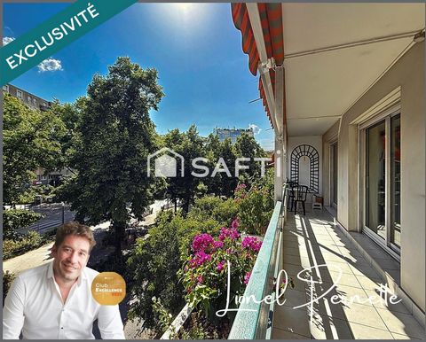 République, T4 de réception de 88m² avec balcon