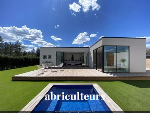 Welcome to Abriculteurs, the family-run agency committed to exceptional service. Trust our expertise to turn your real estate projects into remarkable successes. For sale - 408 m² building plot in the center of Pélissanne (13330), within walking dist...