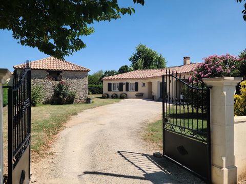 Au calme maison plain pied, et grange en pierre