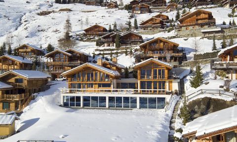 Роскошное шале расположенное высоко на склоне горы, в знаменитом швейцарском горнолыжном курорте Вербье. Выдающийся частный дом, это шедевр современного шикарного дизайна, расположенный в невероятном месте, которое дает прекрасный вид на захватывающи...