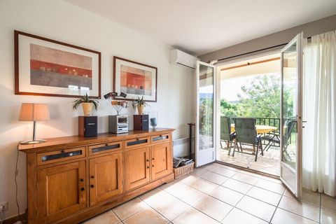 Enjoy an unforgettable time in this beautiful holiday villa on the outskirts of Félines-Minervois, in grounds of no less than 3000 m². Besides a beautiful private pool (heated to 26 degrees), an uncovered spa and 2 lovely terraces, it offers breathta...