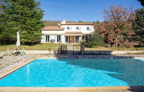 This villa for sale in St Cezaire Sur Siagne, with a swimming pool, offers a beautiful open view. This house, with an area of 180 m² on a plot of one hectare, is located near the Village. A double living room, 4 bedrooms including a master suite, a k...