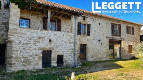 A18096LC24 - This spacious renovated character 'golden stone' property has 4 bedrooms and 2 bathrooms and it is situated in a small countryside hamlet on the outskirts of the market town of Thiviers. Supermarkets, bars, restaurants, shops, banks, doc...