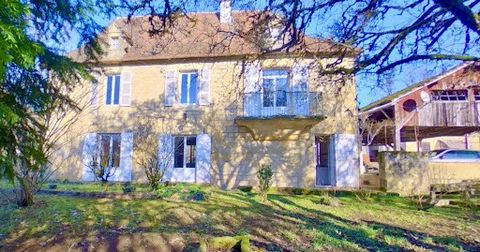 Atypical property with mill with water rights, millrace and old hydroelectric factory. On the departmental road that leads to Sarlat, near the village of Carsac, come and discover this pretty mill with its millrace feeding a pretty pond, set on more ...