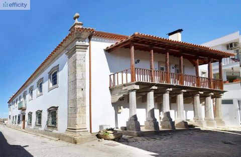 Beautiful Solar classified with excellent architectural value by DGTP, located in Bemposta, Mogadouro, in the heart of the Douro International Natural Park. This results from the adaptation and expansion of an old manor that belonged to D. Manuel Mar...