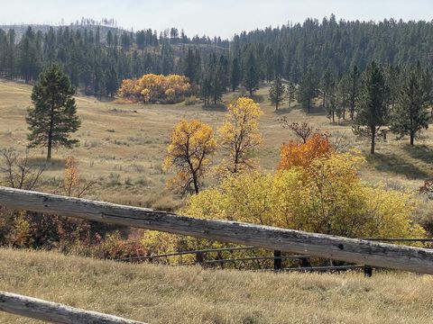 On the market for the first time in over 83 years, this remote, world class hunting property with limited access is comprised of 1120 pristine acres consisting of two parcels situated in the middle of 65,000 acres of Custer National Forest. The lower...