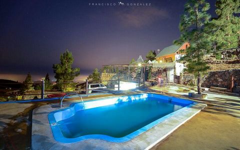 A Luxury World Properties le complace ofrecer en venta un Hotel Rural en Granadilla de Abona, Tenerife. Tiene 10.000m2 de parcela de los cuales construidos 527m2, distribuidos en 5 casas. Cada una tiene 45m2 con 1 baño, 1 dormitorio y terraza con bar...