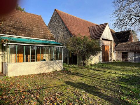 Nestled in an idyllic setting in Ids St Roch, just 20 minutes from St Amand Montrond, this approximately 70 square meter residence offers cozy comfort and an enchanting environment. Discover this rare gem: a traditional Berry house featuring two bedr...