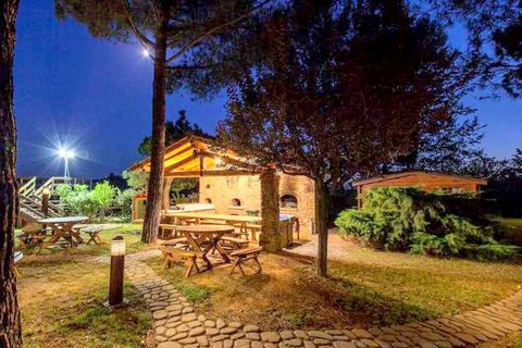 Located in Loro Ciuffenna, this charming 1-bedroom cottage can accommodate 4 people. Ideal for a small group, guests can unwind in the sauna, take a dip in the shared swimming pool and access free WiFi at this pet-friendly property. If you wish to sp...