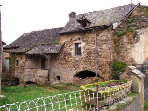 A vendre Ferme à restaurer dans l' Aveyron