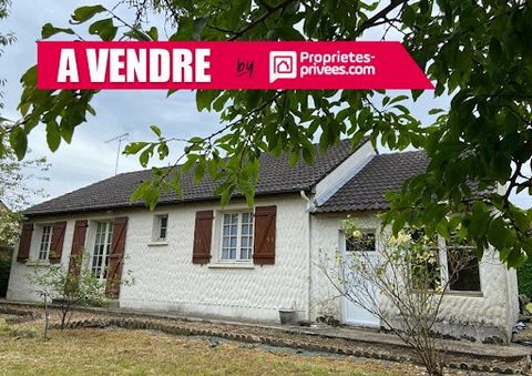 Stéphanie DRONNE vous propose à la vente ce bien situé dans un quartier calme de Parcé sur Sarthe à 5mn de Sablé-sur-Sarthe, proche des commodités, écoles. Maison de plain pied comprenant : entrée, cuisine aménagée et équipée (avec possibilité d'ouve...