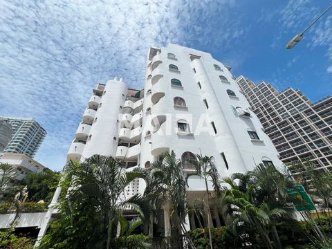 Appartement unique avec un grand salon, une chambre et une cuisine séparée. Vendu avec de beaux meubles et des appareils électriques neufs. L’unité dispose d’un grand balcon avec vue sur la mer. Sur le toit-terrasse, il y a une belle piscine. À proxi...