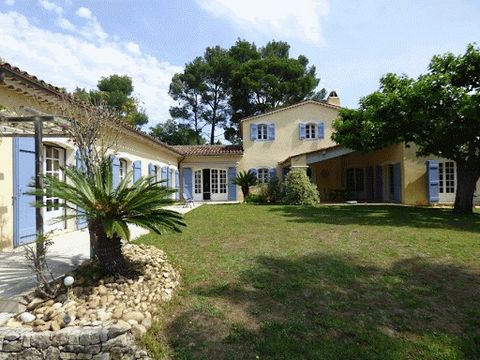 FAYENCE REF 4321 SUR UN BEAU TERRAIN DE 6.656m2, LA MAISON, BENEFICIANT D’UNE JOLIE VUE, DEVELOPPE UNE SURFACE HABITABLE DE 305m2 ENTREE, SALON CHEMINEE, DONNANT SUR UNE TERRASSE, CUISINE EQUIPEE AVEC COIN REPAS DONNANT SUR UN AUVENT, SALLE A MANGER,...