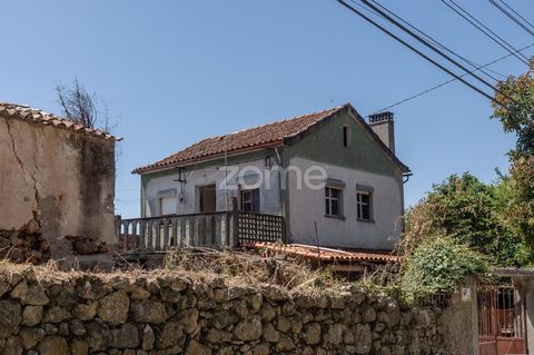 Property ID: ZMPT568602 House located in São Facundo, at the gates of the city of Coimbra. Located in a quiet place and very close to a large green space with some benches and tables where you can enjoy a pleasant picnic with your family. This villa ...