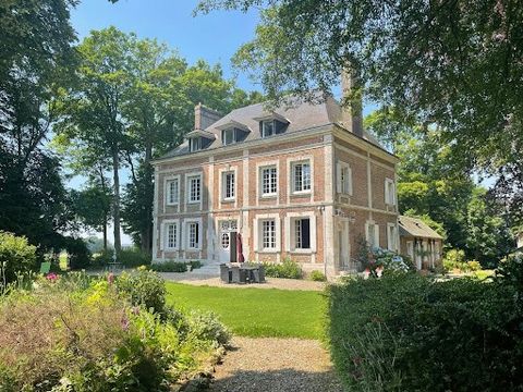 Built in 1802, this brick and stone manor house offers 357m² of living space and is a property steeped in history. In this unique setting, everything has been preserved in its original state, creating a timeless charm. Formerly under the rule of the ...