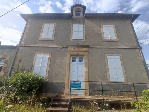 IMMOBILIER NIVERNAIS a le plaisir de vous faire découvrir un ancien batiment communal plein d'histoire, proche de la station thermale de Saint Honoré Les Bains et à quelques pas du Morvan elle saura ravire une famille par le volume et le potentiel de...