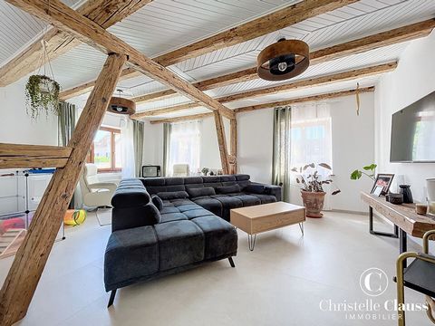 Exklusiv in Ihrer Agentur Christelle Clauss Immobilier! Kommen Sie und entdecken Sie dieses Haus auf einem Grundstück von 5 Ar 21, im charmanten Dorf Meistratzheim, 10 Minuten von Obernai entfernt, in der Nähe von Autobahnen, Geschäften und Annehmlic...