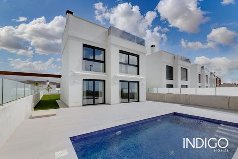 Indigo Homes présente les Villas Alicante PANORAMIC Découvrez Alicante Panoramic, le nouveau développement à La Cotoveta, Mutxamel ! Il se compose de 36 villas individuelles de 3 chambres et 3 salles de bains, chacune avec une piscine privée de 18 m2...